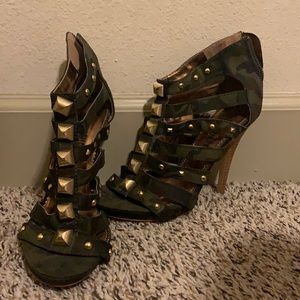 Colin Stuart Camo Stiletto
